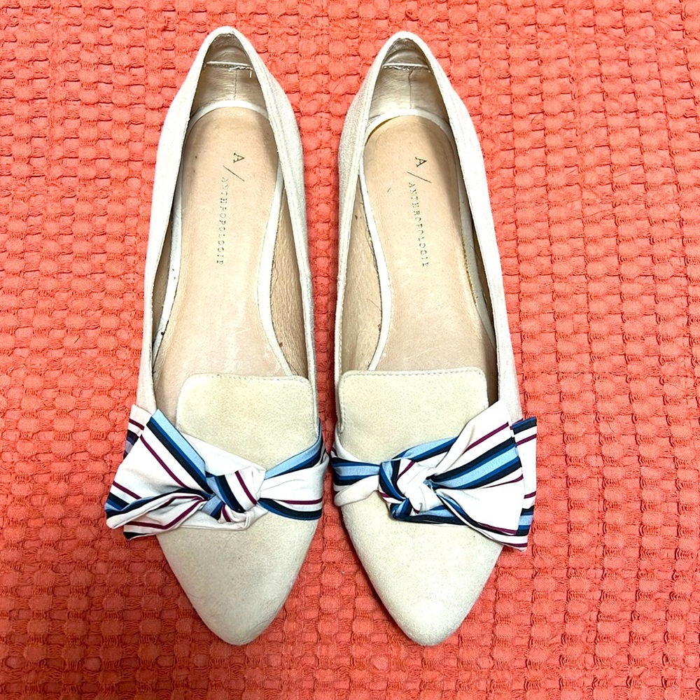 Anthropologie size 8 tan almond toe flats w red, white, and blow bow detailing​